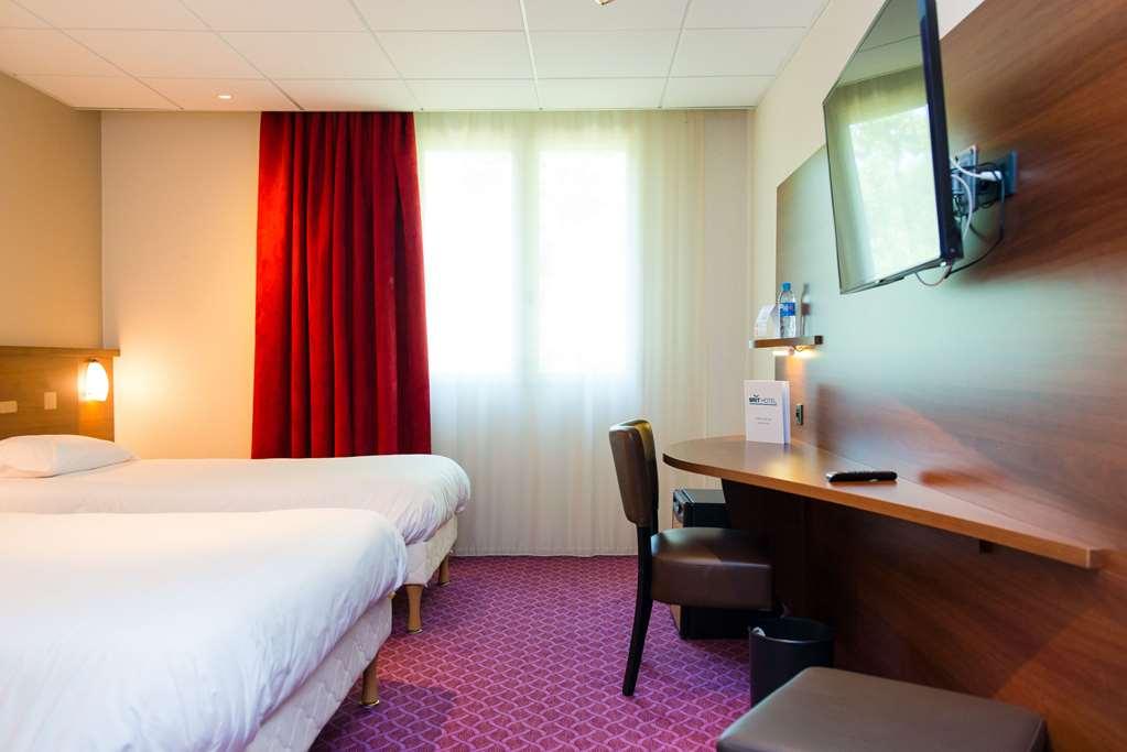 Brit Hotel Nantes Vigneux - L'Atlantel Room photo
